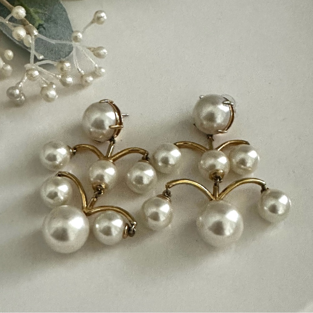 LELE SADOUGHI Ashford Pearl Chandelier Earrings - Picture 5 of 11